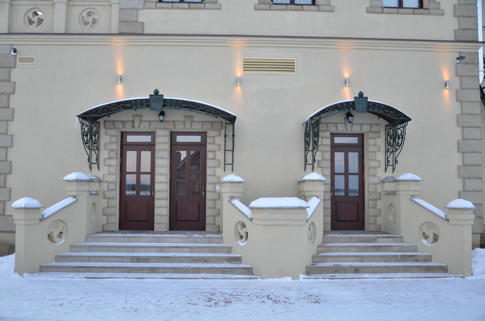 Chateau Royal Hotel Berezovka  Extérieur photo