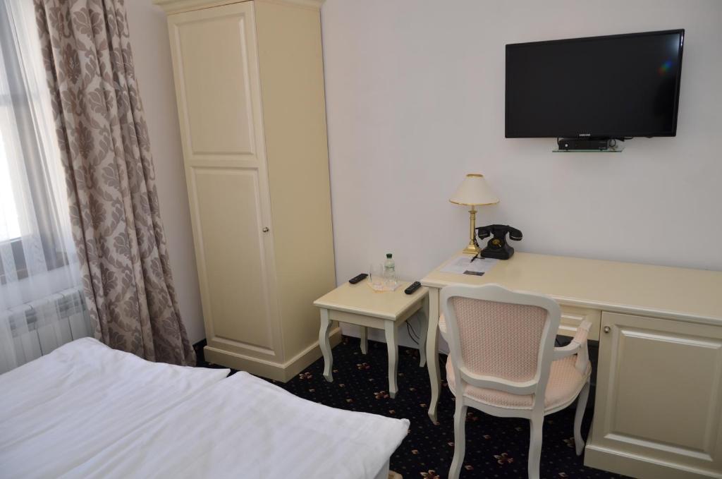 Chateau Royal Hotel Berezovka  Extérieur photo