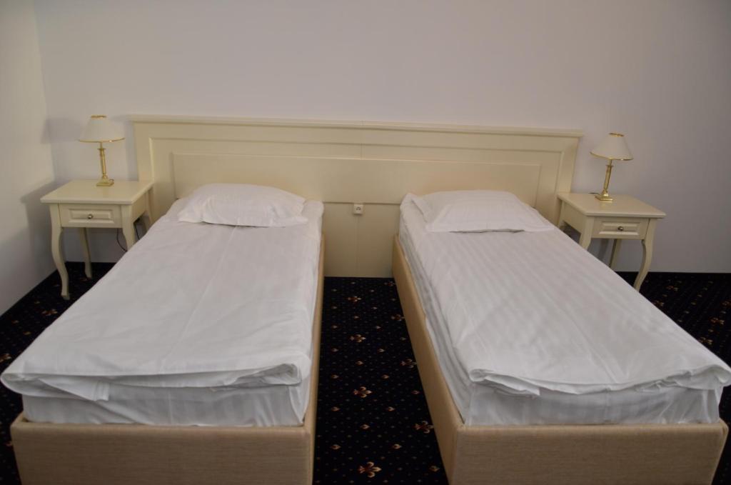 Chateau Royal Hotel Berezovka  Extérieur photo